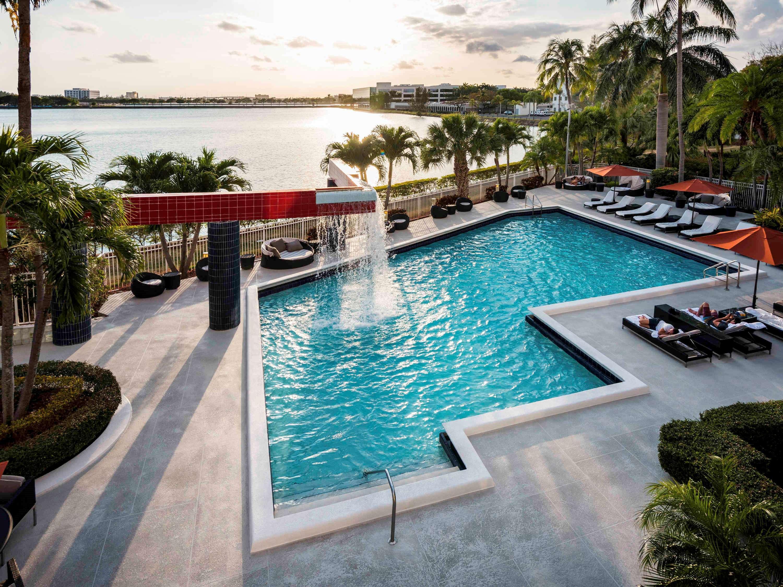 Pullman Miami Airport Hotel Miami Springs Exterior photo