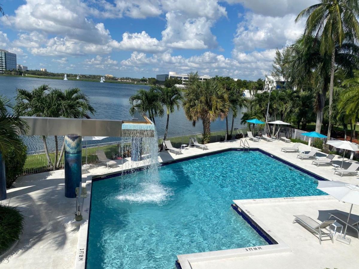 Pullman Miami Airport Hotel Miami Springs Exterior photo